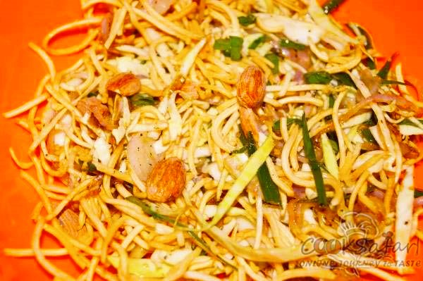 Oriental Fried Noodle Salad