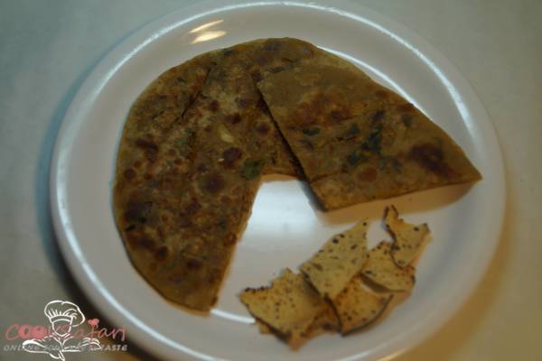 Papad Ka Paratha